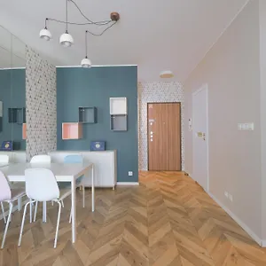 https://the-black-wings-apartment.gdanskhotel.org